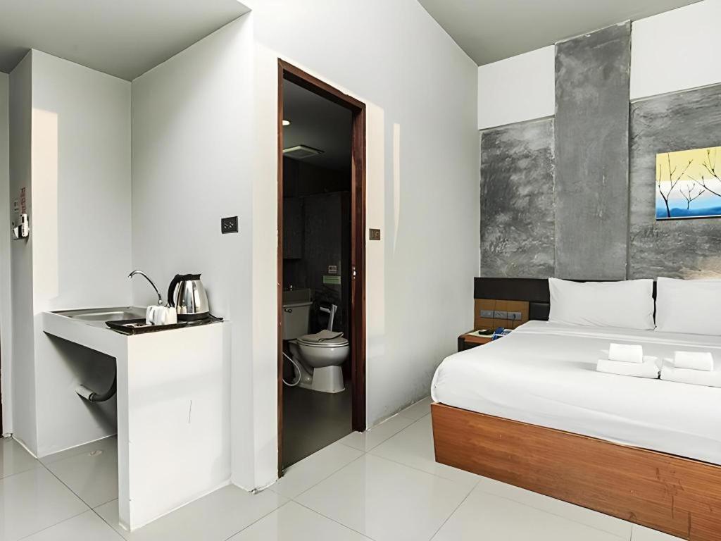 B2 Green Boutique And Budget Hotel Chiang Mai Esterno foto