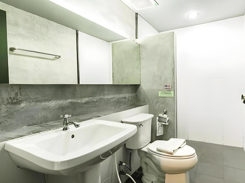B2 Green Boutique And Budget Hotel Chiang Mai Esterno foto