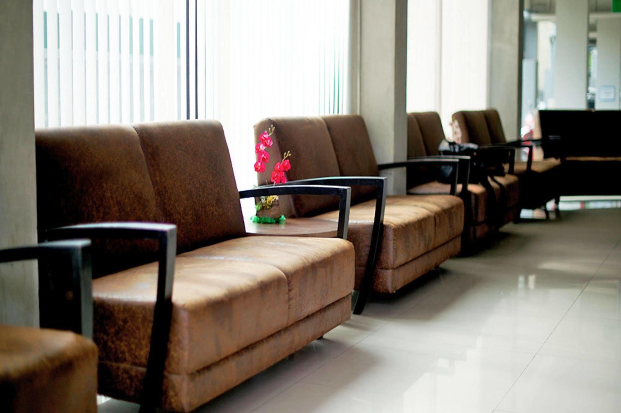 B2 Green Boutique And Budget Hotel Chiang Mai Esterno foto