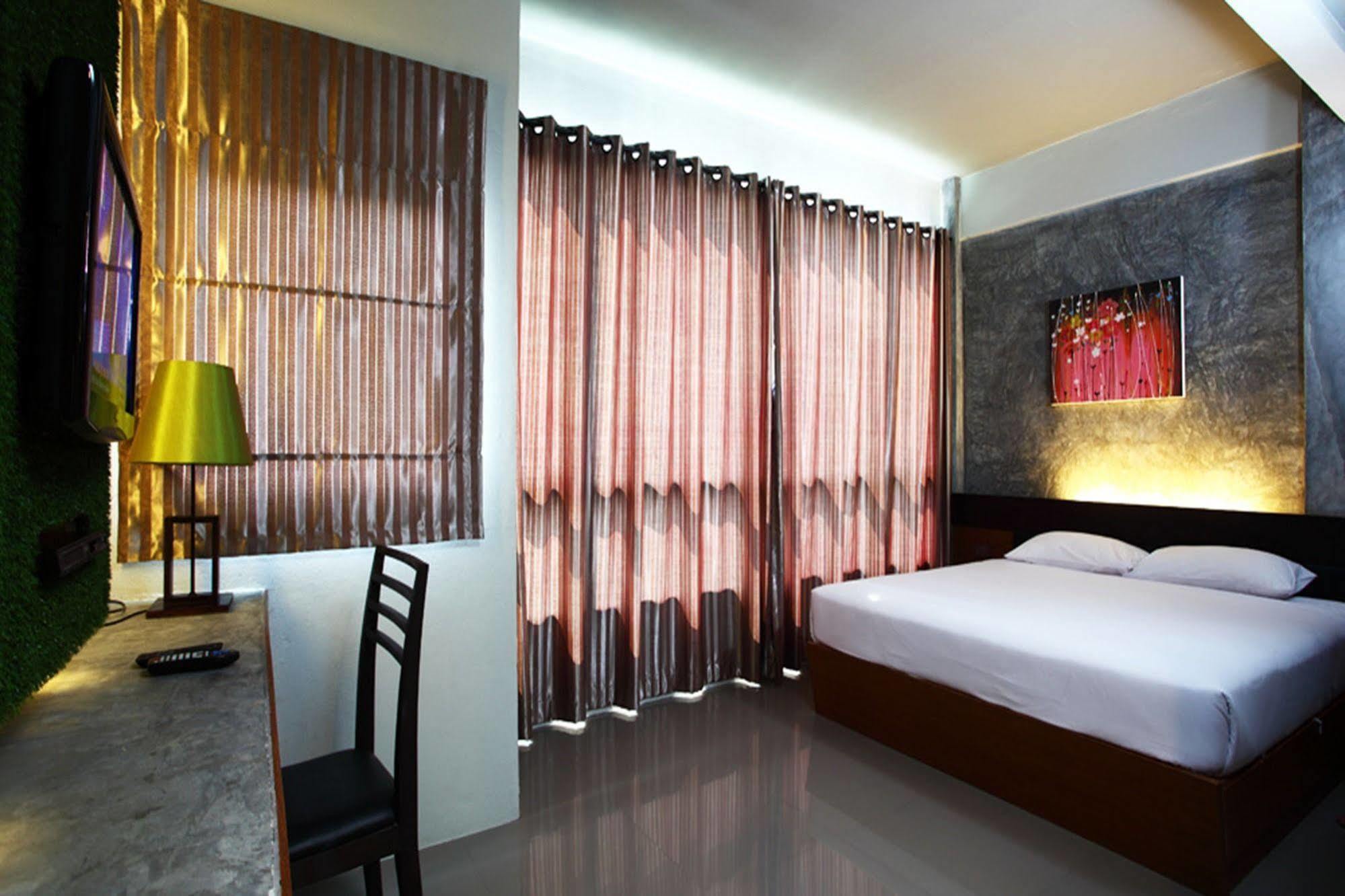 B2 Green Boutique And Budget Hotel Chiang Mai Esterno foto